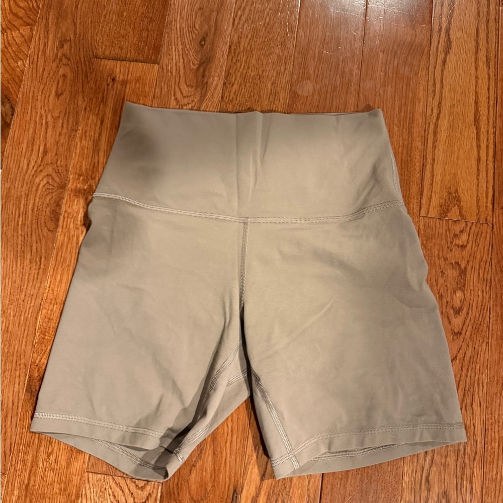 Lululemon align shorts - Picture 3 of 4